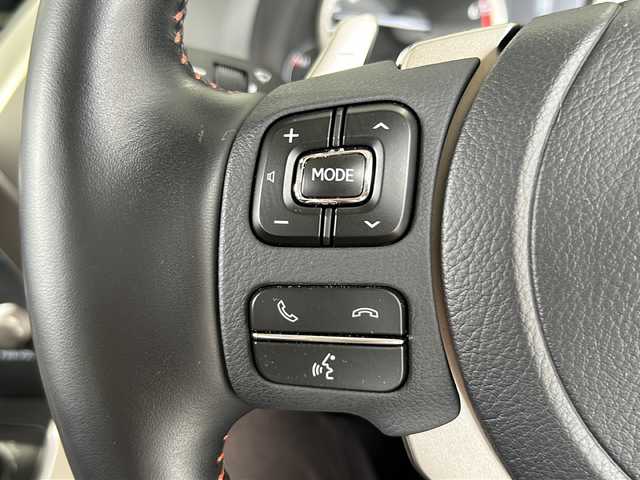 レクサス ＮＸ 300 バージョンL 富山県 2020(令2)年 3.3万km ソニッククォーツ 純正ＨＤＤナビ　/フルセグ　/サンルーフ　/本革シート　/トヨタセーフティセンス　/禁煙車　/バックカメラ　/クリアランスソナー　/コーナーセンサー　/ＥＴＣ２．０　/ブラインドスポットモニター　/ＬＥＤヘッドライト/レーダークルーズコントロール/パワーシート/パドルシフト/スマートキー/シートヒーター/ドライブレコーダー/純正アルミホイール/純正オーディオ/ウィンカーミラー/電動格納ミラー/アイドリングストップ/プッシュスタート