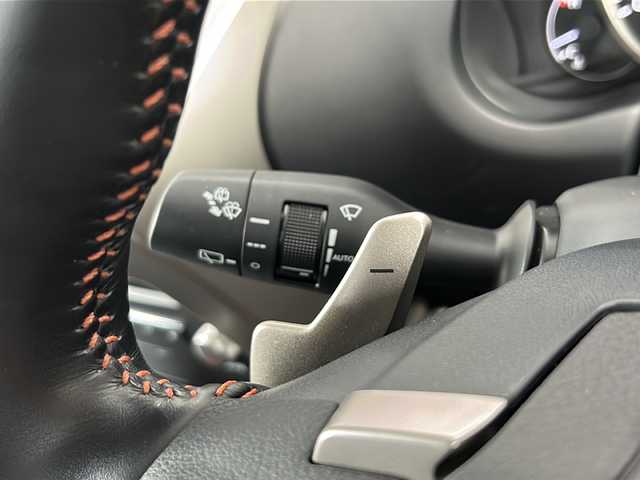レクサス ＮＸ 300 バージョンL 富山県 2020(令2)年 3.3万km ソニッククォーツ 純正ＨＤＤナビ　/フルセグ　/サンルーフ　/本革シート　/トヨタセーフティセンス　/禁煙車　/バックカメラ　/クリアランスソナー　/コーナーセンサー　/ＥＴＣ２．０　/ブラインドスポットモニター　/ＬＥＤヘッドライト/レーダークルーズコントロール/パワーシート/パドルシフト/スマートキー/シートヒーター/ドライブレコーダー/純正アルミホイール/純正オーディオ/ウィンカーミラー/電動格納ミラー/アイドリングストップ/プッシュスタート