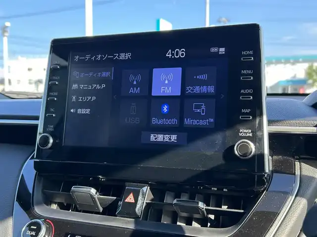 トヨタ カローラ クロス ハイブリッド Z 愛媛県 2023(令5)年 3.9万km ダークブルーマイカM 登録時走行距離：38194Km/純正OPメモリナビ/純正ビルトインETC2.0/追従クルコン/横滑り防止装置/盗難防止装置/衝突軽減システム/レーンキープアシスト/前後コーナーセンサー/LEDヘッドライト/オートライト/オートハイビーム/エンジンスタートボタン/シートヒーター/スマートキー/スペアキー一本/純正アルミホイール/ルーフレール
