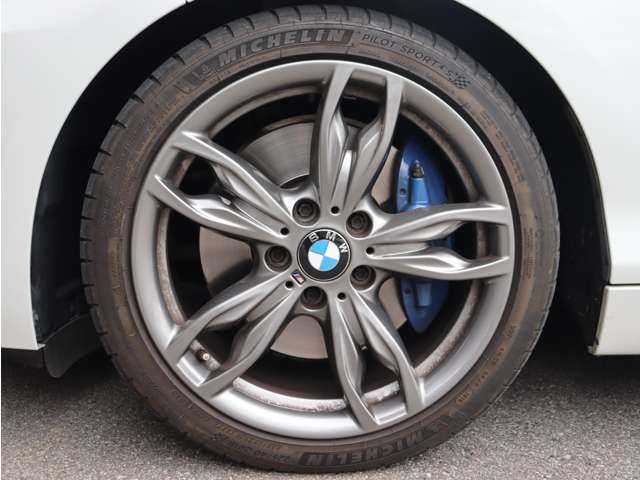 ＢＭＷ Ｍ２３５ｉ クーペ 長野県 2015(平27)年 5万km ミネラルホワイト 6速MT/レザーパッケージ/ダコタレザー/純正ナビ/バックカメラ/クルーズコントロール/衝突軽減ブレーキ/レーンディパチャーW/パークディスタンスC/パワーシート/ヒーター/harman/kardonサウンド/コンフォートアクセス/純正18AW
