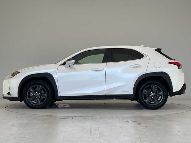 レクサス ＵＸ 250h バージョンC 愛知県 2019(令1)年 2.9万km ソニッククォーツ 純正10型ナビ/レーダークルーズコントロール/シートヒーター/バックカメラ/電動リアゲート/パワーシート/ヘッドアップディスプレイ/コーナーセンサー/純正アルミホイール/ETC2.0/ブラインドスポットモニター/LEDヘッドライト/ステアリングヒーター/オートマチックハイビーム/衝突軽減システム/フルセグ/CD DVD/Bluetooth/ステアリングスイッチ/スマートキー/プッシュスタート