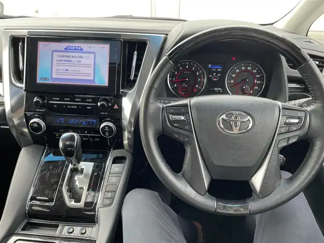 トヨタ アルファード S Cパッケージ 三重県 2022(令4)年 2.7万km ホワイトパールクリスタルシャイン 登録時走行距離　２６６７８ｋｍ/ワンオーナー/禁煙車/革シート/ドライブレコーダー（前後）/純正ナビ（オプション）/AM/FM/CD/DVD/Bluetooth/TVフルセグ/フリップダウンモニター/サンルーフ/ETC/バックカメラ/デジタルインナーミラー/ステアリングスイッチ/レーダークルコン/トヨタセーフティセンス/シートメモリー/シートヒーター，クーラー/ハンドルヒーター/パワーシート（前後）/両側パワースライドドア/パワーバックドア/パワーステアリング/パワーウィンドウ/nanoe/プッシュスタート/ドアバイザー/プッシュスタート