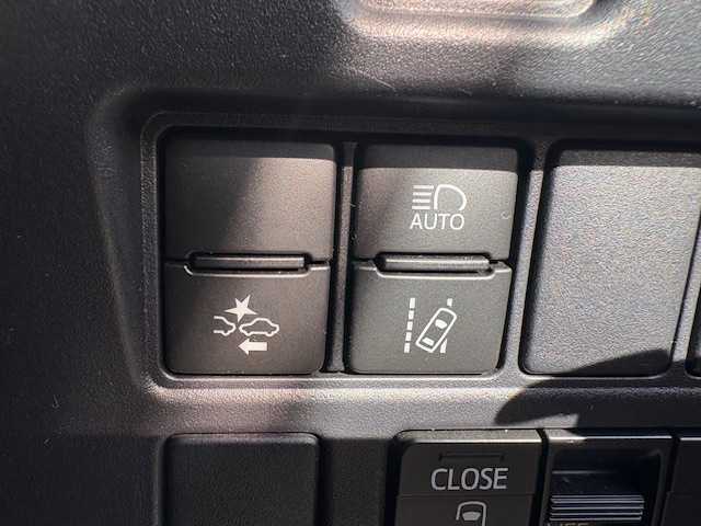 トヨタ ヴォクシー ZS 煌Ⅱ 大阪府 2020(令2)年 3.8万km ブラック 純正10インチナビ(BT/フルセグ/DVD)/バックカメラ/衝突被害軽減システム/クルーズコントロール/コーナーセンサー/両側パワースライドドア/ETC/LEDヘッドライト/オートライト/オートマチックハイビーム/純正アルミホイール/純正フロアマット/スペアキー