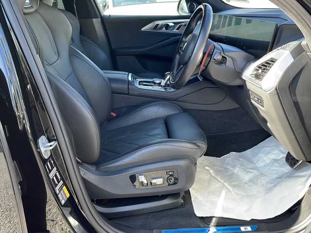 ＢＭＷ ＢＭＷ ＸＭ 東京都 2023(令5)年 2.4万km サファイアブラックP 新車時保証書　取扱説明書/ドライビングアシスト/ヒル・スタート・アシスト/トラフィック・サイン・アシスト/緊急時のブレーキ・アシスト/ステアリング&レーン・コントロール・アシスト/ACC（アクティブ・クルーズ・コントロール）/レーン・チェンジ・ウォーニング＆レーン・チェンジ・アシスト/パーキング・アシスト/純正ナビ/フルセグTV/USB/BT/appleCarPlay/Bowers＆Wilkins/360度カメラ　ETC2.0/純正ドライブレコーダー【前後】/ヘッドアップディスプレイ/ワイヤレスチャージ/ジェスチャーコントロール/フロントメモリー付パワーシート【マッサージ付】/レザーシート　/全席シートヒーター/Fベンチレーター/LEDヘッドライト/オートライト/パワーバックドア/スマートキー×２/純正23インチアルミ