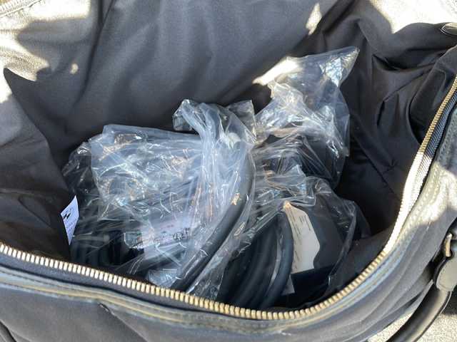 ＢＭＷ ＢＭＷ ＸＭ 東京都 2023(令5)年 2.4万km サファイアブラックP 新車時保証書　取扱説明書/ドライビングアシスト/ヒル・スタート・アシスト/トラフィック・サイン・アシスト/緊急時のブレーキ・アシスト/ステアリング&レーン・コントロール・アシスト/ACC（アクティブ・クルーズ・コントロール）/レーン・チェンジ・ウォーニング＆レーン・チェンジ・アシスト/パーキング・アシスト/純正ナビ/フルセグTV/USB/BT/appleCarPlay/Bowers＆Wilkins/360度カメラ　ETC2.0/純正ドライブレコーダー【前後】/ヘッドアップディスプレイ/ワイヤレスチャージ/ジェスチャーコントロール/フロントメモリー付パワーシート【マッサージ付】/レザーシート　/全席シートヒーター/Fベンチレーター/LEDヘッドライト/オートライト/パワーバックドア/スマートキー×２/純正23インチアルミ