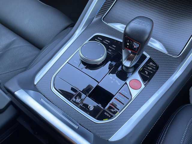 ＢＭＷ ＢＭＷ ＸＭ 東京都 2023(令5)年 2.4万km サファイアブラックP 新車時保証書　取扱説明書/ドライビングアシスト/ヒル・スタート・アシスト/トラフィック・サイン・アシスト/緊急時のブレーキ・アシスト/ステアリング&レーン・コントロール・アシスト/ACC（アクティブ・クルーズ・コントロール）/レーン・チェンジ・ウォーニング＆レーン・チェンジ・アシスト/パーキング・アシスト/純正ナビ/フルセグTV/USB/BT/appleCarPlay/Bowers＆Wilkins/360度カメラ　ETC2.0/純正ドライブレコーダー【前後】/ヘッドアップディスプレイ/ワイヤレスチャージ/ジェスチャーコントロール/フロントメモリー付パワーシート【マッサージ付】/レザーシート　/全席シートヒーター/Fベンチレーター/LEDヘッドライト/オートライト/パワーバックドア/スマートキー×２/純正23インチアルミ