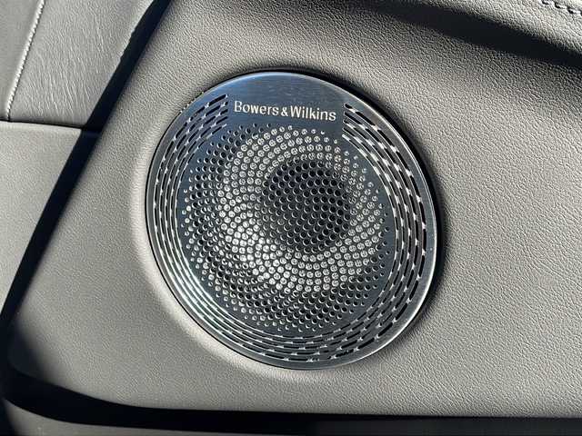 ＢＭＷ ＢＭＷ ＸＭ 東京都 2023(令5)年 2.4万km サファイアブラックP 新車時保証書　取扱説明書/ドライビングアシスト/ヒル・スタート・アシスト/トラフィック・サイン・アシスト/緊急時のブレーキ・アシスト/ステアリング&レーン・コントロール・アシスト/ACC（アクティブ・クルーズ・コントロール）/レーン・チェンジ・ウォーニング＆レーン・チェンジ・アシスト/パーキング・アシスト/純正ナビ/フルセグTV/USB/BT/appleCarPlay/Bowers＆Wilkins/360度カメラ　ETC2.0/純正ドライブレコーダー【前後】/ヘッドアップディスプレイ/ワイヤレスチャージ/ジェスチャーコントロール/フロントメモリー付パワーシート【マッサージ付】/レザーシート　/全席シートヒーター/Fベンチレーター/LEDヘッドライト/オートライト/パワーバックドア/スマートキー×２/純正23インチアルミ