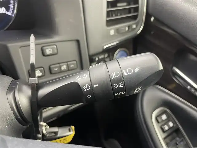 トヨタ クラウン ハイブリッド アスリートS 埼玉県 2016(平28)年 7.2万km ホワイトパールクリスタルシャイン 純正SDメモリナビ/ CD DVD 地デジTV Bluetooth/バックカメラ/プリクラッシュセーフティ/レーンディパーチャーアラート/レーダークルーズコントロール/クリアランスソナー /パワーシート/シートヒーター /ステアリングヒーター/ドライブレコーダー/LEDオートライト/ビルトインETC