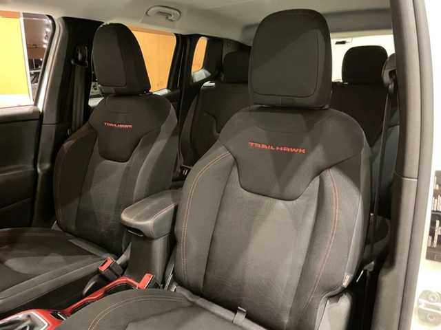 クライスラー・ジープ ジープ レネゲード トレイルホーク 道央・札幌 2020(令2)年 3.5万km 白 Uconnectナビ/フルセグTV/バックカメラ/パークセンス/クルーズコントロール/前面衝突警報/ブラインドスポットモニター/レーンセンス/セレクテレインシステム/LEDヘッドライト