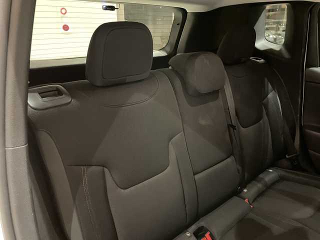 クライスラー・ジープ ジープ レネゲード トレイルホーク 道央・札幌 2020(令2)年 3.5万km 白 Uconnectナビ/フルセグTV/バックカメラ/パークセンス/クルーズコントロール/前面衝突警報/ブラインドスポットモニター/レーンセンス/セレクテレインシステム/LEDヘッドライト