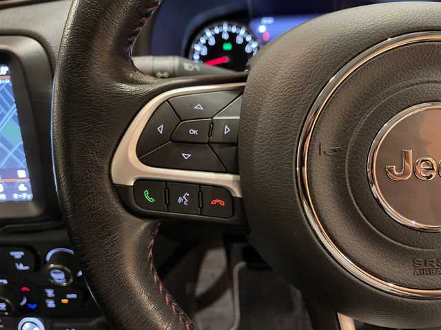 クライスラー・ジープ ジープ レネゲード トレイルホーク 道央・札幌 2020(令2)年 3.5万km 白 Uconnectナビ/フルセグTV/バックカメラ/パークセンス/クルーズコントロール/前面衝突警報/ブラインドスポットモニター/レーンセンス/セレクテレインシステム/LEDヘッドライト