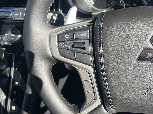 三菱 デリカＤ：５ シャモニー 静岡県 2024(令6)年 0.1万km ブラックダイヤモンド ナビ機能/フルセグTV/CD/DVD/USB/Bluetooth/HDMI/Apple Carplay/Andoroid Auto/主要装備/・両側パワースライドドア　/・シートヒーター　/・電動ステップ　/・全方位カメラ　/・サイドカメラ　/・パワーシート　/・ＢＳＭ　/・コーナーセンサー　/・レーダークルーズコントロール　/・パドルシフト　/・ハンドルヒーター　/・フォグランプ/・スマートキー/・プッシュスタート/・アイドリングストップ/・オートライト/・オートハイビーム/・パワーバックドア/・ハーフレザーシート/・衝突軽減システム/・横滑り防止装置/・ステアリングリモコン