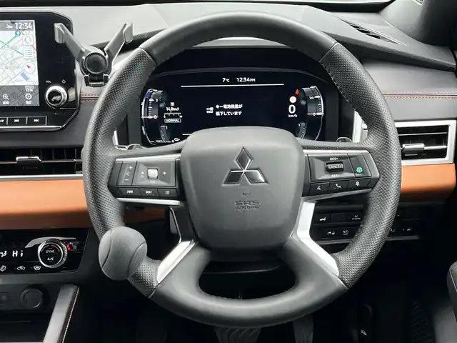 三菱 アウトランダー ＰＨＥＶ P 奈良県 2023(令5)年 3.4万km チタニウムグレーメタリック ワンオーナー/パノラマルーフ/純正９インチナビ/（フルセグ/BT/AppleCarPlay/AndroidAuto)/ＢＯＳＥプレミアムサウンドシステム/レーダークルーズコントロール/アラウンドビューモニター/パドルシフト/ブラインドスポットモニター/前後コーナーセンサー/衝突軽減システム/レーンキープアシスト/パワーバックドア/レザーシート/前席メモリ付きパワーシート/前席シートヒーター/ヘッドアップディスプレイ/ワイヤレス充電/後席サンシェード/デジタルインナーミラー/前後ドライブレコーダー/ETC2.0/SCHNEIDER18インチAW/保証書/取り扱い説明書/スペアキーX1