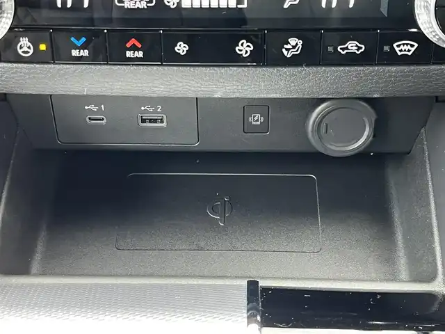 三菱 アウトランダー ＰＨＥＶ P 奈良県 2023(令5)年 3.4万km チタニウムグレーメタリック ワンオーナー/パノラマルーフ/純正９インチナビ/（フルセグ/BT/AppleCarPlay/AndroidAuto)/ＢＯＳＥプレミアムサウンドシステム/レーダークルーズコントロール/アラウンドビューモニター/パドルシフト/ブラインドスポットモニター/前後コーナーセンサー/衝突軽減システム/レーンキープアシスト/パワーバックドア/レザーシート/前席メモリ付きパワーシート/前席シートヒーター/ヘッドアップディスプレイ/ワイヤレス充電/後席サンシェード/デジタルインナーミラー/前後ドライブレコーダー/ETC2.0/SCHNEIDER18インチAW/保証書/取り扱い説明書/スペアキーX1