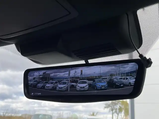 三菱 アウトランダー ＰＨＥＶ P 奈良県 2023(令5)年 3.4万km チタニウムグレーメタリック ワンオーナー/パノラマルーフ/純正９インチナビ/（フルセグ/BT/AppleCarPlay/AndroidAuto)/ＢＯＳＥプレミアムサウンドシステム/レーダークルーズコントロール/アラウンドビューモニター/パドルシフト/ブラインドスポットモニター/前後コーナーセンサー/衝突軽減システム/レーンキープアシスト/パワーバックドア/レザーシート/前席メモリ付きパワーシート/前席シートヒーター/ヘッドアップディスプレイ/ワイヤレス充電/後席サンシェード/デジタルインナーミラー/前後ドライブレコーダー/ETC2.0/SCHNEIDER18インチAW/保証書/取り扱い説明書/スペアキーX1