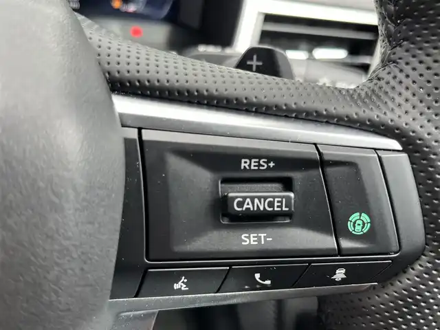 三菱 アウトランダー ＰＨＥＶ P 奈良県 2023(令5)年 3.4万km チタニウムグレーメタリック ワンオーナー/パノラマルーフ/純正９インチナビ/（フルセグ/BT/AppleCarPlay/AndroidAuto)/ＢＯＳＥプレミアムサウンドシステム/レーダークルーズコントロール/アラウンドビューモニター/パドルシフト/ブラインドスポットモニター/前後コーナーセンサー/衝突軽減システム/レーンキープアシスト/パワーバックドア/レザーシート/前席メモリ付きパワーシート/前席シートヒーター/ヘッドアップディスプレイ/ワイヤレス充電/後席サンシェード/デジタルインナーミラー/前後ドライブレコーダー/ETC2.0/SCHNEIDER18インチAW/保証書/取り扱い説明書/スペアキーX1