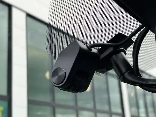 三菱 アウトランダー ＰＨＥＶ P 奈良県 2023(令5)年 3.4万km チタニウムグレーメタリック ワンオーナー/パノラマルーフ/純正９インチナビ/（フルセグ/BT/AppleCarPlay/AndroidAuto)/ＢＯＳＥプレミアムサウンドシステム/レーダークルーズコントロール/アラウンドビューモニター/パドルシフト/ブラインドスポットモニター/前後コーナーセンサー/衝突軽減システム/レーンキープアシスト/パワーバックドア/レザーシート/前席メモリ付きパワーシート/前席シートヒーター/ヘッドアップディスプレイ/ワイヤレス充電/後席サンシェード/デジタルインナーミラー/前後ドライブレコーダー/ETC2.0/SCHNEIDER18インチAW/保証書/取り扱い説明書/スペアキーX1