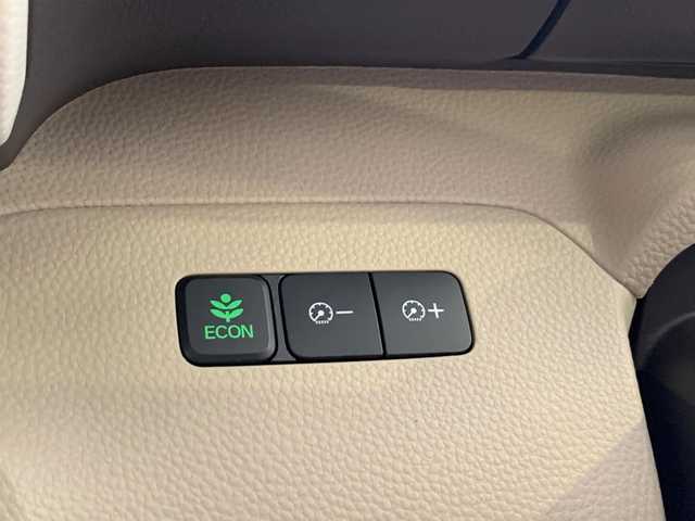 ホンダ Ｎ ＢＯＸ G L ホンダセンシング 福井県 2017(平29)年 5.6万km ブリティッシュグリーンP (株)IDOMが運営する【じしゃロン福井店】の自社ローン専用車両になりますこちらは現金またはオートローンご利用時の価格です。自社ローンご希望の方は別途その旨お申付け下さい/純正ナビ（VXM-184VFi）/フルセグ/Bluetooth/CD/DVD/バックカメラ/アダプティブクルーズコントロール/レーンキープアシスト/衝突被害軽減システム/リアコーナーセンサー/パワースライドドア/アイドリングストップ/ETC/オートライト/ベンチシート/フルフラットシート/ドアバイザー/ステアリングスイッチ/プッシュスタート/スマートキー/スペアキー/取扱説明書