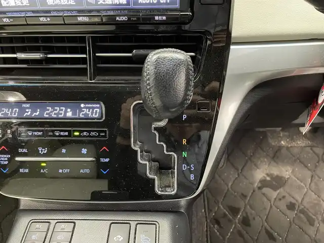 トヨタ エスティマ ハイブリッド アエラス スマート 鹿児島県 2016(平28)年 12.1万km ホワイトパールクリスタルシャイン 純正9インチSDナビ【NSZT-Y66T】/(フルセグTV/CD/DVD/FM/AM/SD/BT)/トヨタセーフティセンスC/・プリクラッシュセーフティシステム（対車両）/・レーンディパーチャーアラート/・オートマチックハイビーム/先行車発進告知機能/バックカメラ/純正フリップダウンモニター/モデリスタエアロ（フロント/サイド/リア）/両側パワースライドドア/前席シートヒーター/ビルトインETC/オールオートウィンドウ/LEDヘッドライト/純正17インチアルミホイール/保証書/取扱説明書/禁煙車