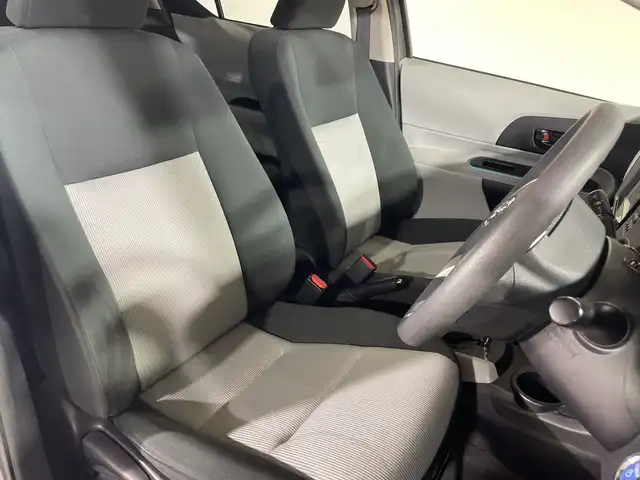 トヨタ アクア S 福岡県 2012(平24)年 7.9万km グレーメタリック 禁煙車社外7型SDナビ（フルセグTV/BT）ETCシートヒーター電格ミラースマートキープッシュスタートオートライトフロアマット