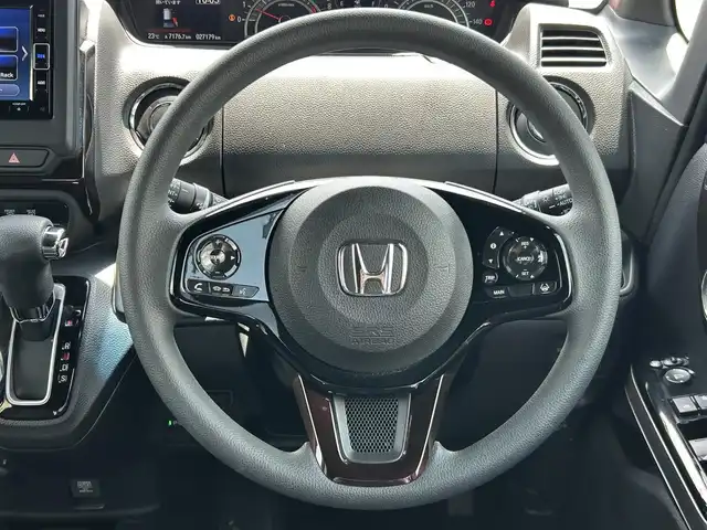 ホンダ Ｎ ＢＯＸ カスタム L 福島県 2022(令4)年 2.8万km プレミアムクリスタルレッドM ホンダセンシング/衝突軽減ブレーキ（CMBS）/誤発進抑制機能/歩行者事故低減ステアリング/路外逸脱抑制機能/渋滞追従機能付アダプティブクルーズコントロール（ACC）/車線維持支援システム（LKAS）/先行車発進お知らせ機能/標識認識機能/後方誤発進抑制機能/オートハイビーム/純正ナビゲーション/型番：VXM-224VFi/【CD/DVD/SD/USB/BT/TV】/バックカメラ/ドライブレコーダー/ビルトインETC/両側電動スライドドア/前席シートヒーター/LEDオートライト/LEDフォグランプ/シートバックテーブル/リアドアサンシェード/純正フロアマット/ドアバイザー
