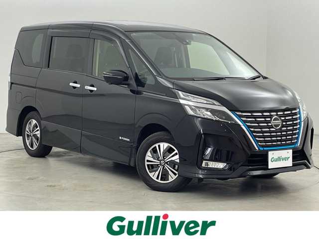 日産 セレナ e－パワー ハイウェイスター V 福岡県 2022(令4)年 4.2万km ダイヤモンドブラック 後席モニター　/純正ナビ（フルセグＴＶ）　/全方位カメラ　/ＥＴＣ　/ナビ連動前方ドラレコ　/ＡＣＣ　/プロパイロット　/エマージェンシーブレーキ　/レーンキープ　/ＢＳＷ　/両側電動スライドドア　/Ｗエアコン　/ＬＥＤ