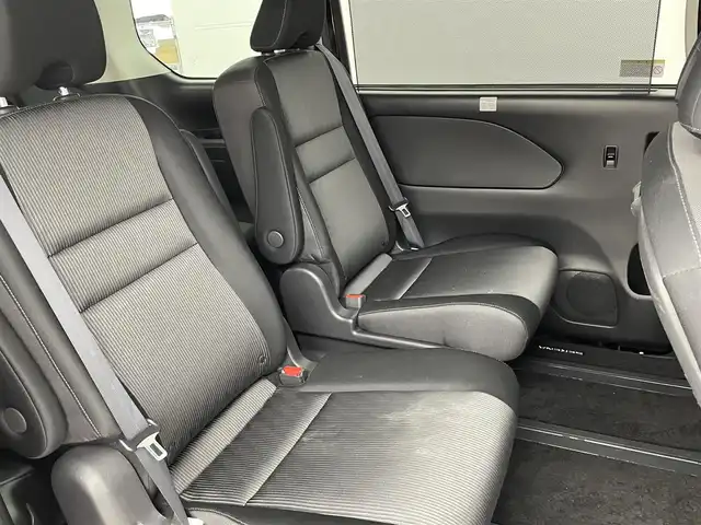 日産 セレナ e－パワー ハイウェイスター V 福岡県 2022(令4)年 4.2万km ダイヤモンドブラック 後席モニター　/純正ナビ（フルセグＴＶ）　/全方位カメラ　/ＥＴＣ　/ナビ連動前方ドラレコ　/ＡＣＣ　/プロパイロット　/エマージェンシーブレーキ　/レーンキープ　/ＢＳＷ　/両側電動スライドドア　/Ｗエアコン　/ＬＥＤ