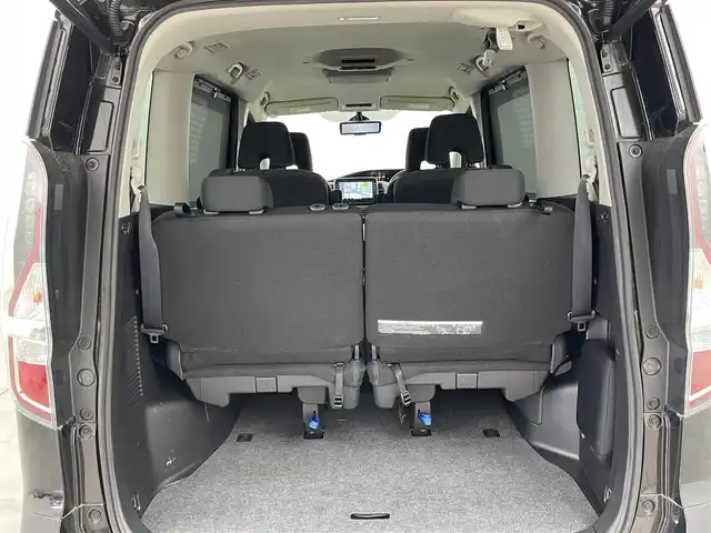 日産 セレナ e－パワー ハイウェイスター V 福岡県 2022(令4)年 4.2万km ダイヤモンドブラック 後席モニター　/純正ナビ（フルセグＴＶ）　/全方位カメラ　/ＥＴＣ　/ナビ連動前方ドラレコ　/ＡＣＣ　/プロパイロット　/エマージェンシーブレーキ　/レーンキープ　/ＢＳＷ　/両側電動スライドドア　/Ｗエアコン　/ＬＥＤ