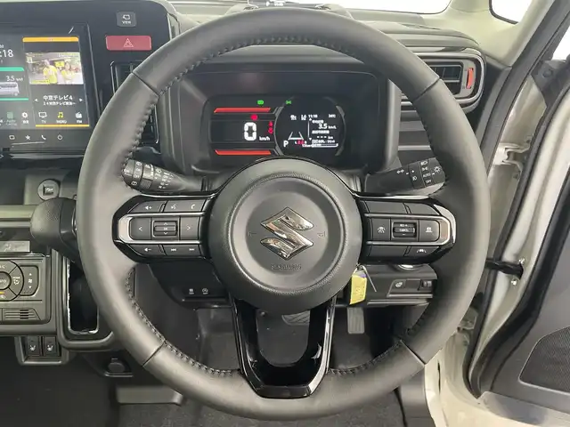 スズキ スペーシア ギア HYBRID XZ 愛知県 2024(令6)年 0.1千km ベージュⅡ 登録済み未使用車/スズキセーフティーサポート/アダプティブクルーズコントロール/アラウンドビューモニター/両側パワースライドドア/純正メモリーナビ/フルセグTV/Bluetooth/Applecarplay/androidauto/オットマン/シートヒーター/ステアリングヒーター/革巻きステアリング/フォグランプ/HUD/オートライト/電動パーキングシステム/後席インジェクター/USBポート/純正AW