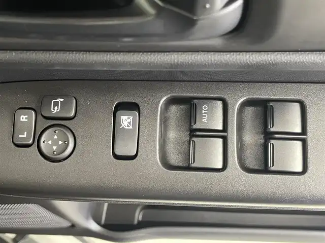 スズキ スペーシア ギア HYBRID XZ 愛知県 2024(令6)年 0.1千km ベージュⅡ 登録済み未使用車/スズキセーフティーサポート/アダプティブクルーズコントロール/アラウンドビューモニター/両側パワースライドドア/純正メモリーナビ/フルセグTV/Bluetooth/Applecarplay/androidauto/オットマン/シートヒーター/ステアリングヒーター/革巻きステアリング/フォグランプ/HUD/オートライト/電動パーキングシステム/後席インジェクター/USBポート/純正AW
