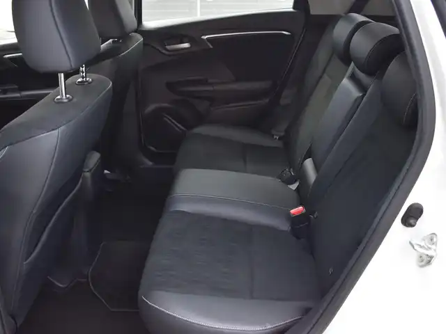 ホンダ シャトル ハイブリッド X ホンダセンシング 福岡県 2021(令3)年 10.9万km プラチナホワイトパール 　シャトル　ハイブリッドX　ホンダセンシング　/社外ナビ/　　AVIC-RZ03/　　B・T/バックカメラ/レーダークルーズコントロール/パドルシフト/前席シートヒーター/LEDヘッドライト/フォグランプ/ETC/取扱説明書あり