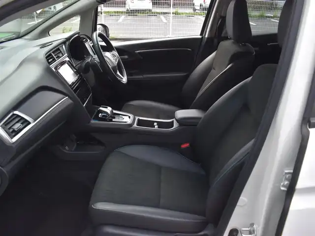 ホンダ シャトル ハイブリッド X ホンダセンシング 福岡県 2021(令3)年 10.9万km プラチナホワイトパール 　シャトル　ハイブリッドX　ホンダセンシング　/社外ナビ/　　AVIC-RZ03/　　B・T/バックカメラ/レーダークルーズコントロール/パドルシフト/前席シートヒーター/LEDヘッドライト/フォグランプ/ETC/取扱説明書あり