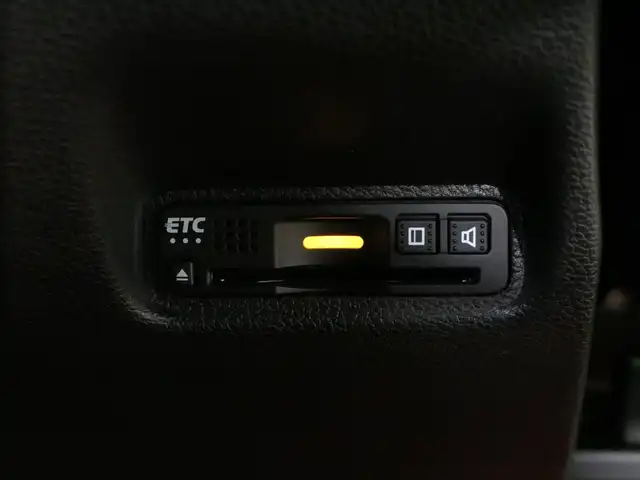 ホンダ シビック タイプR 三重県 2018(平30)年 4.2万km チャンピオンシップホワイト 無限フロントアンダースポイラー/無限サイドガーニッシュ/無限リアアンダースポイラー/純正リアスポイラー/HKSリーガマックスプレミアムマフラー/momoステアリング/NGR Innovationsクイックリリースボススペーサー/純正メモリナビ・地デジTV/・DVD/CD/・Bluetooth/バックカメラ/コムテック前後ドライブレコーダー/社外デジタルインナーミラー/クルーズコントロール/ビルトインETC2.0/純正20インチアルミホイール/LEDヘッドランプ/・オートライト/LEDフロントフォグランプ/プッシュエンジンスタート/スマートキー