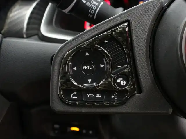 ホンダ シビック タイプR 三重県 2018(平30)年 4.2万km チャンピオンシップホワイト 無限フロントアンダースポイラー/無限サイドガーニッシュ/無限リアアンダースポイラー/純正リアスポイラー/HKSリーガマックスプレミアムマフラー/momoステアリング/NGR Innovationsクイックリリースボススペーサー/純正メモリナビ・地デジTV/・DVD/CD/・Bluetooth/バックカメラ/コムテック前後ドライブレコーダー/社外デジタルインナーミラー/クルーズコントロール/ビルトインETC2.0/純正20インチアルミホイール/LEDヘッドランプ/・オートライト/LEDフロントフォグランプ/プッシュエンジンスタート/スマートキー
