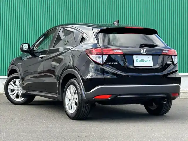 ホンダ ヴェゼル ハイブリッド X ホンダセンシング 宮城県 2017(平29)年 6.8万km クリスタルブラックパール ワンオーナー/ホンダセンシング/・衝突軽減ブレーキ/・歩行者事故低減ステアリング/・アダプティブクルーズコントロール/・車線維持支援システム/・路外逸脱抑制制御/・誤発進抑制機能/・先行車発進お知らせ機能/・標識認識機能/純正SDナビ/【CD・DVD・SD・BT・フルセグTV】/バックカメラ/純正16インチAW/横滑り防止装置/パドルシフト/ステアリングスイッチ/オートライト/LEDヘッドライト/フォグライト/電子パーキング/ブレーキホールド/スマートキー/ETC