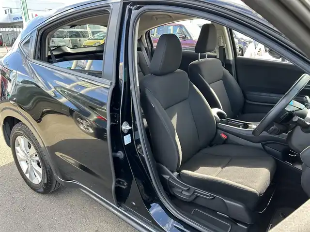 ホンダ ヴェゼル ハイブリッド X ホンダセンシング 宮城県 2017(平29)年 6.8万km クリスタルブラックパール ワンオーナー/ホンダセンシング/・衝突軽減ブレーキ/・歩行者事故低減ステアリング/・アダプティブクルーズコントロール/・車線維持支援システム/・路外逸脱抑制制御/・誤発進抑制機能/・先行車発進お知らせ機能/・標識認識機能/純正SDナビ/【CD・DVD・SD・BT・フルセグTV】/バックカメラ/純正16インチAW/横滑り防止装置/パドルシフト/ステアリングスイッチ/オートライト/LEDヘッドライト/フォグライト/電子パーキング/ブレーキホールド/スマートキー/ETC