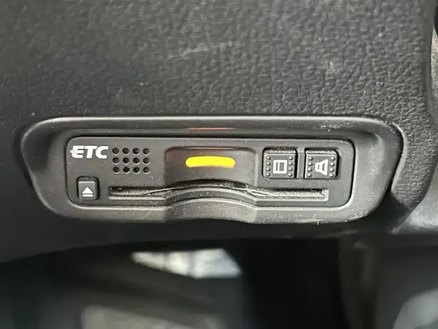 ホンダ ヴェゼル ハイブリッド X ホンダセンシング 宮城県 2017(平29)年 6.8万km クリスタルブラックパール ワンオーナー/ホンダセンシング/・衝突軽減ブレーキ/・歩行者事故低減ステアリング/・アダプティブクルーズコントロール/・車線維持支援システム/・路外逸脱抑制制御/・誤発進抑制機能/・先行車発進お知らせ機能/・標識認識機能/純正SDナビ/【CD・DVD・SD・BT・フルセグTV】/バックカメラ/純正16インチAW/横滑り防止装置/パドルシフト/ステアリングスイッチ/オートライト/LEDヘッドライト/フォグライト/電子パーキング/ブレーキホールド/スマートキー/ETC