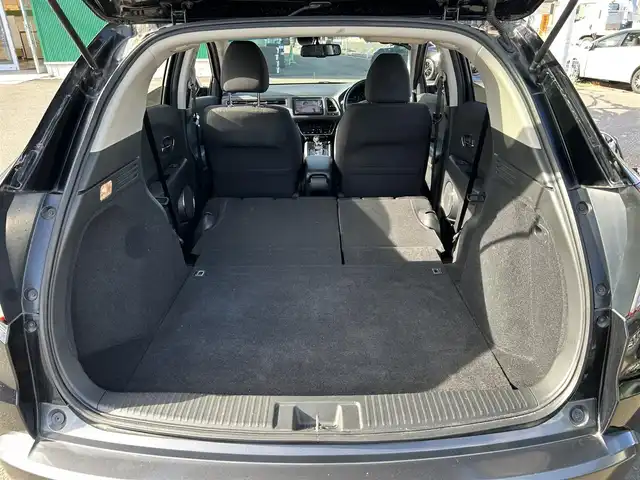 ホンダ ヴェゼル ハイブリッド X ホンダセンシング 宮城県 2017(平29)年 6.8万km クリスタルブラックパール ワンオーナー/ホンダセンシング/・衝突軽減ブレーキ/・歩行者事故低減ステアリング/・アダプティブクルーズコントロール/・車線維持支援システム/・路外逸脱抑制制御/・誤発進抑制機能/・先行車発進お知らせ機能/・標識認識機能/純正SDナビ/【CD・DVD・SD・BT・フルセグTV】/バックカメラ/純正16インチAW/横滑り防止装置/パドルシフト/ステアリングスイッチ/オートライト/LEDヘッドライト/フォグライト/電子パーキング/ブレーキホールド/スマートキー/ETC