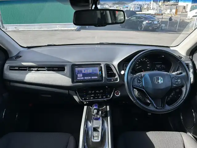 ホンダ ヴェゼル ハイブリッド X ホンダセンシング 宮城県 2017(平29)年 6.8万km クリスタルブラックパール ワンオーナー/ホンダセンシング/・衝突軽減ブレーキ/・歩行者事故低減ステアリング/・アダプティブクルーズコントロール/・車線維持支援システム/・路外逸脱抑制制御/・誤発進抑制機能/・先行車発進お知らせ機能/・標識認識機能/純正SDナビ/【CD・DVD・SD・BT・フルセグTV】/バックカメラ/純正16インチAW/横滑り防止装置/パドルシフト/ステアリングスイッチ/オートライト/LEDヘッドライト/フォグライト/電子パーキング/ブレーキホールド/スマートキー/ETC