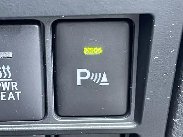 トヨタ ハイラックス Z GRスポーツ 東京都 2024(令6)年 1.1万km プラチナホワイトパールマイカ ワンオーナー　/純正８型ディスプレィオーディオナビ /・BluetoothAudio/USB/AM/FM/アラウンドビューモニター /GRドレスUPマフラー /ハーフレザーシート/・D席シートヒーター/GRサイドステップ /バイカラーLEDフォグランプ /プリクラッシュセーフティ /レーダークルーズコントロ-ル/レーンディパーチャーアラート/ロードサインアシスト/クリアランスソナー/バックソナー/アクティブトラクションコントロール/ダウンヒルアシストコントロール/リアデフロック/プッシュエンジンスタート/保証書＆取説