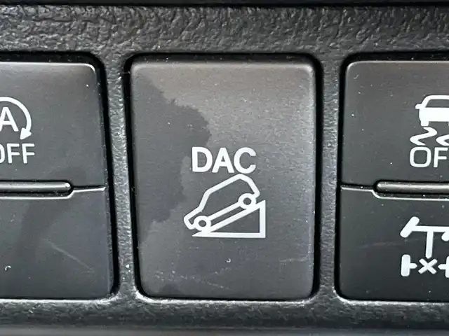 トヨタ ハイラックス Z GRスポーツ 東京都 2024(令6)年 1.1万km プラチナホワイトパールマイカ ワンオーナー　/純正８型ディスプレィオーディオナビ /・BluetoothAudio/USB/AM/FM/アラウンドビューモニター /GRドレスUPマフラー /ハーフレザーシート/・D席シートヒーター/GRサイドステップ /バイカラーLEDフォグランプ /プリクラッシュセーフティ /レーダークルーズコントロ-ル/レーンディパーチャーアラート/ロードサインアシスト/クリアランスソナー/バックソナー/アクティブトラクションコントロール/ダウンヒルアシストコントロール/リアデフロック/プッシュエンジンスタート/保証書＆取説