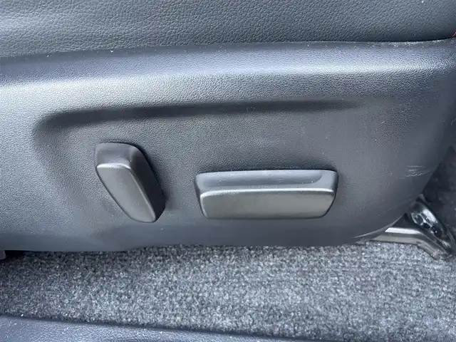 トヨタ ハイラックス Z GRスポーツ 東京都 2024(令6)年 1.1万km プラチナホワイトパールマイカ ワンオーナー　/純正８型ディスプレィオーディオナビ /・BluetoothAudio/USB/AM/FM/アラウンドビューモニター /GRドレスUPマフラー /ハーフレザーシート/・D席シートヒーター/GRサイドステップ /バイカラーLEDフォグランプ /プリクラッシュセーフティ /レーダークルーズコントロ-ル/レーンディパーチャーアラート/ロードサインアシスト/クリアランスソナー/バックソナー/アクティブトラクションコントロール/ダウンヒルアシストコントロール/リアデフロック/プッシュエンジンスタート/保証書＆取説