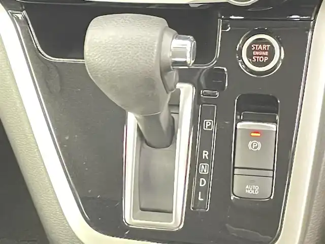 日産 セレナ ハイウェイスター Vセレクション 千葉県 2017(平29)年 4万km ブリリアントホワイトパール 禁煙車/エマージェンシーブレーキ/プロパイロット/レーンキープアシスト/コーナーセンサー/社外メモリナビ/　CD/DVD/BT/フルセグTV/両側パワースライドドア/アラウンドビューモニター/電子パーキング/デジタルインナーミラー/オートホールドブレーキ/スマートキー&プッシュスタート/純正フロアマット/電動格納ミラー/LEDヘッドライト/フォグライト/純正16インチアルミホイール