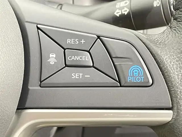 日産 セレナ ハイウェイスター Vセレクション 千葉県 2017(平29)年 4万km ブリリアントホワイトパール 禁煙車/エマージェンシーブレーキ/プロパイロット/レーンキープアシスト/コーナーセンサー/社外メモリナビ/　CD/DVD/BT/フルセグTV/両側パワースライドドア/アラウンドビューモニター/電子パーキング/デジタルインナーミラー/オートホールドブレーキ/スマートキー&プッシュスタート/純正フロアマット/電動格納ミラー/LEDヘッドライト/フォグライト/純正16インチアルミホイール