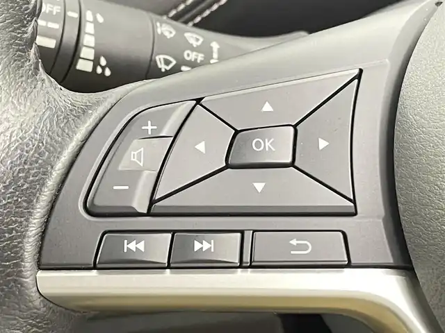 日産 セレナ ハイウェイスター Vセレクション 千葉県 2017(平29)年 4万km ブリリアントホワイトパール 禁煙車/エマージェンシーブレーキ/プロパイロット/レーンキープアシスト/コーナーセンサー/社外メモリナビ/　CD/DVD/BT/フルセグTV/両側パワースライドドア/アラウンドビューモニター/電子パーキング/デジタルインナーミラー/オートホールドブレーキ/スマートキー&プッシュスタート/純正フロアマット/電動格納ミラー/LEDヘッドライト/フォグライト/純正16インチアルミホイール