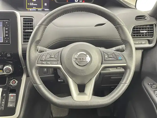 日産 セレナ ハイウェイスター Vセレクション 千葉県 2017(平29)年 4万km ブリリアントホワイトパール 禁煙車/エマージェンシーブレーキ/プロパイロット/レーンキープアシスト/コーナーセンサー/社外メモリナビ/　CD/DVD/BT/フルセグTV/両側パワースライドドア/アラウンドビューモニター/電子パーキング/デジタルインナーミラー/オートホールドブレーキ/スマートキー&プッシュスタート/純正フロアマット/電動格納ミラー/LEDヘッドライト/フォグライト/純正16インチアルミホイール