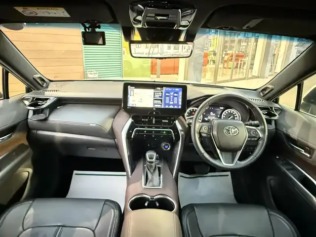 トヨタ ハリアー Z 香川県 2022(令4)年 3.2万km ホワイトパールクリスタルシャイン ワンオーナー/メーカーナビ/フルセグＴＶ/Ｂｌｕｅｔｏｏｔｈ/アップルカープレイ/ＪＢＬプレミアムサウンド/バックカメラ/デジタルインナーミラー/ヘッドアップディスプレイ/トヨタセーフティセンス/レーダークルーズコントロール/レーンキープアシスト/革調シートカバー/シートヒータ―/パワーバックドア/オートマチックハイビーム/LEDオートライト/LEDフォグライト