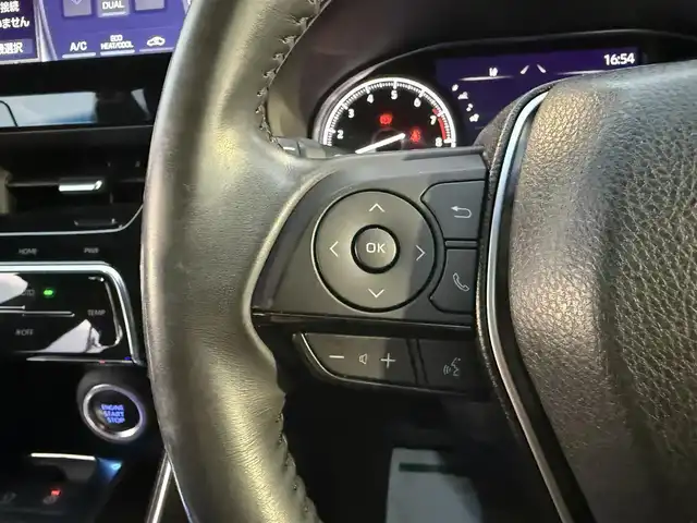 トヨタ ハリアー Z 香川県 2022(令4)年 3.2万km ホワイトパールクリスタルシャイン ワンオーナー/メーカーナビ/フルセグＴＶ/Ｂｌｕｅｔｏｏｔｈ/アップルカープレイ/ＪＢＬプレミアムサウンド/バックカメラ/デジタルインナーミラー/ヘッドアップディスプレイ/トヨタセーフティセンス/レーダークルーズコントロール/レーンキープアシスト/革調シートカバー/シートヒータ―/パワーバックドア/オートマチックハイビーム/LEDオートライト/LEDフォグライト