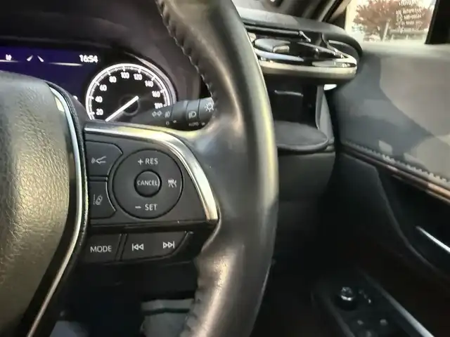 トヨタ ハリアー Z 香川県 2022(令4)年 3.2万km ホワイトパールクリスタルシャイン ワンオーナー/メーカーナビ/フルセグＴＶ/Ｂｌｕｅｔｏｏｔｈ/アップルカープレイ/ＪＢＬプレミアムサウンド/バックカメラ/デジタルインナーミラー/ヘッドアップディスプレイ/トヨタセーフティセンス/レーダークルーズコントロール/レーンキープアシスト/革調シートカバー/シートヒータ―/パワーバックドア/オートマチックハイビーム/LEDオートライト/LEDフォグライト