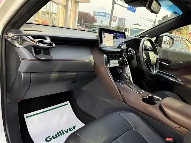 トヨタ ハリアー Z 香川県 2022(令4)年 3.2万km ホワイトパールクリスタルシャイン ワンオーナー/メーカーナビ/フルセグＴＶ/Ｂｌｕｅｔｏｏｔｈ/アップルカープレイ/ＪＢＬプレミアムサウンド/バックカメラ/デジタルインナーミラー/ヘッドアップディスプレイ/トヨタセーフティセンス/レーダークルーズコントロール/レーンキープアシスト/革調シートカバー/シートヒータ―/パワーバックドア/オートマチックハイビーム/LEDオートライト/LEDフォグライト